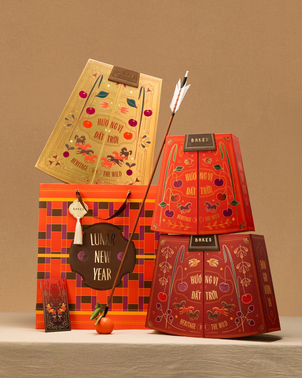 Bộ quà Tết kết hợp bao bì tinh tế cùng hương vị đặc trưng của nhiều vùng miền (Ảnh: Bakes).